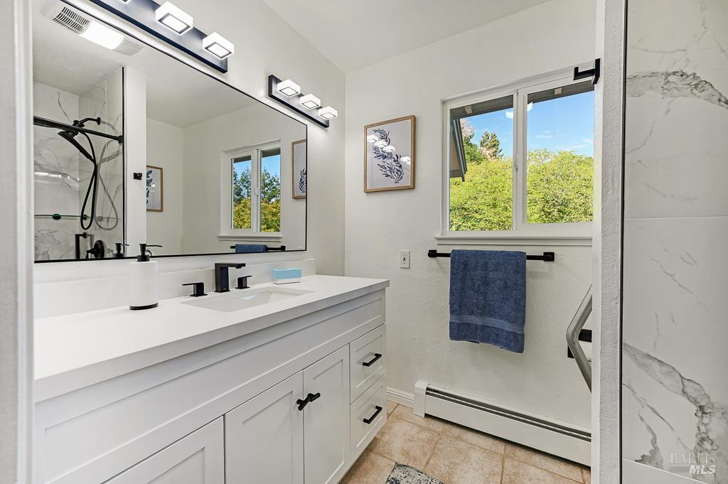 Detail Gallery Image 18 of 43 For 712 Bloomfield Rd, Sebastopol,  CA 95472 - 3 Beds | 3 Baths
