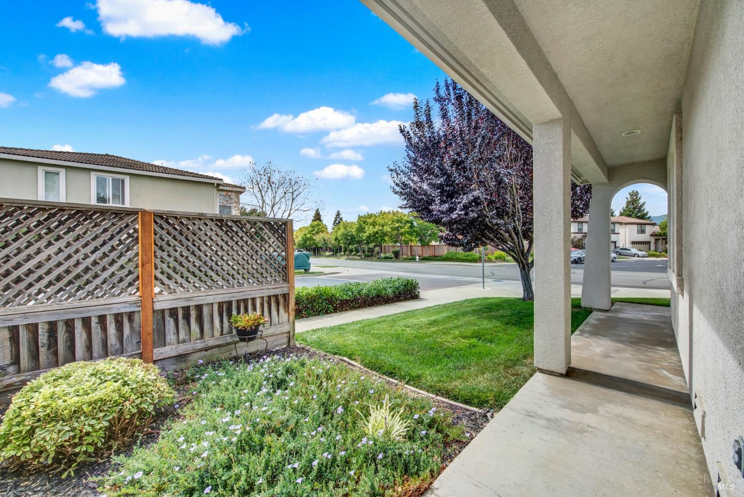 Detail Gallery Image 6 of 56 For 5051 Lakeshore Dr, Fairfield,  CA 94534 - 3 Beds | 2/1 Baths