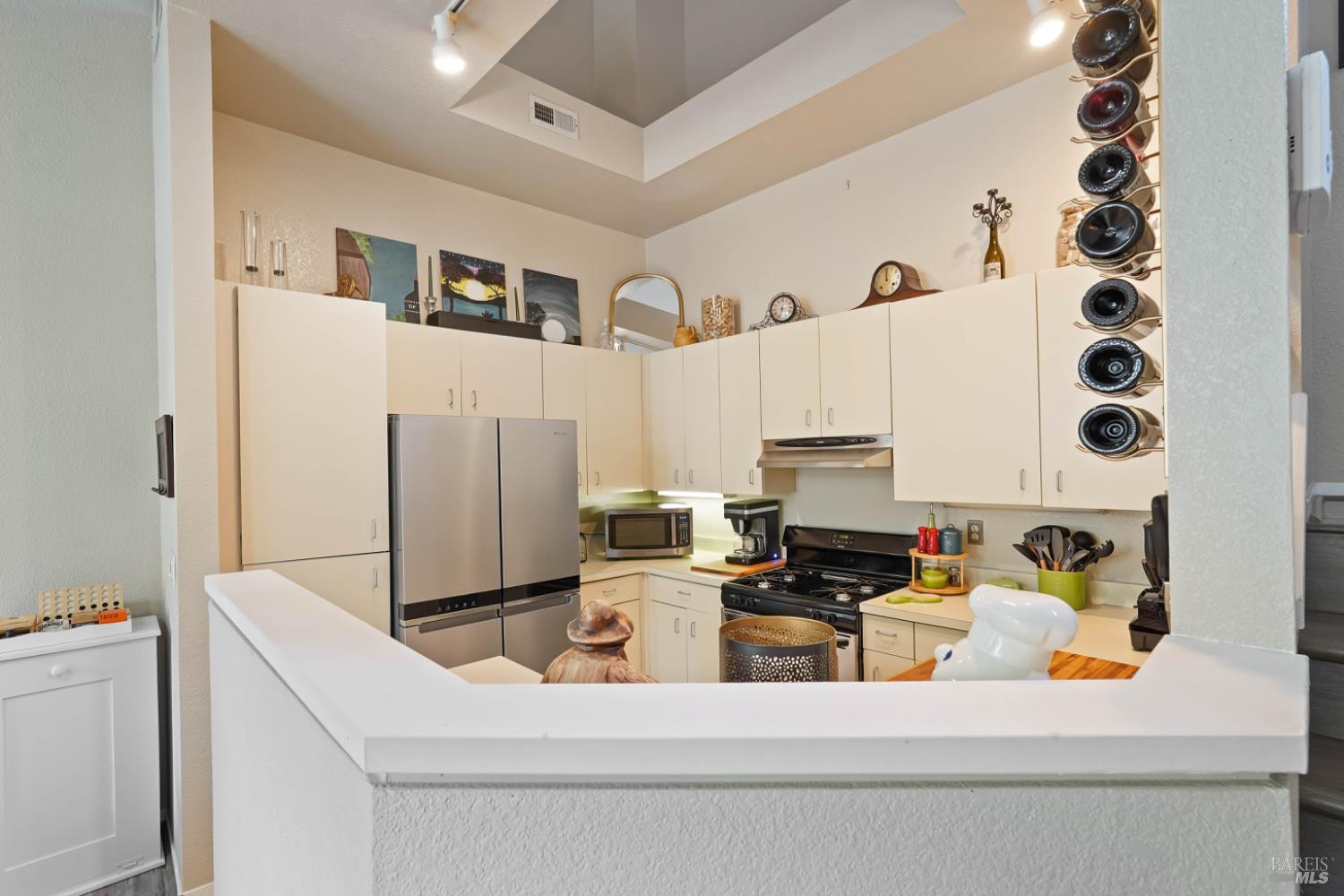 Detail Gallery Image 10 of 41 For 416 Lighthouse Ct, Hercules,  CA 94547 - 2 Beds | 2 Baths