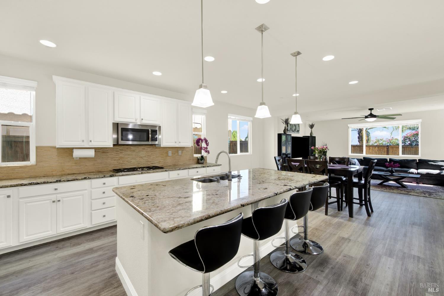 Detail Gallery Image 29 of 82 For 2437 Sanders Ln, Fairfield,  CA 94533 - 5 Beds | 4 Baths