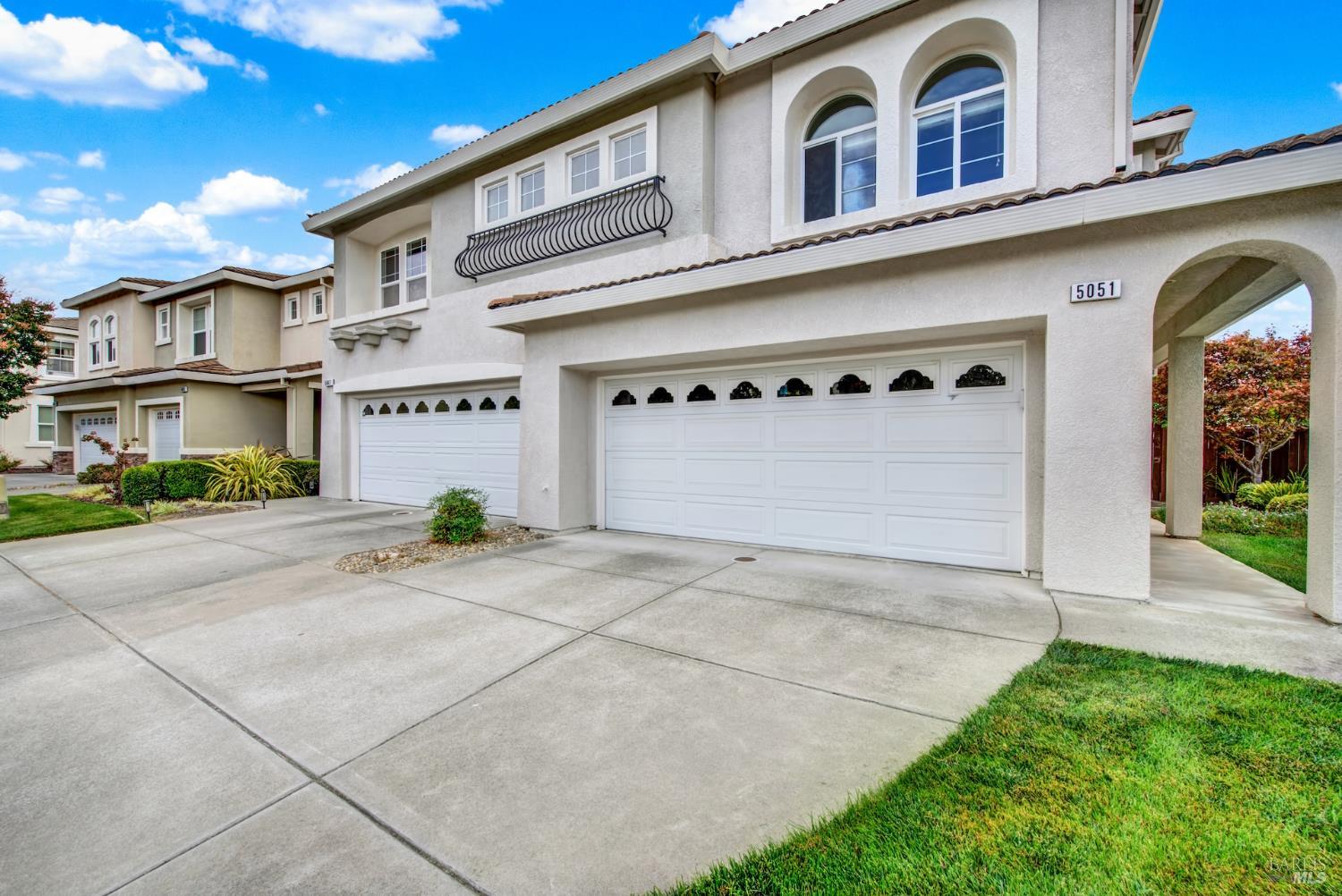 Detail Gallery Image 4 of 56 For 5051 Lakeshore Dr, Fairfield,  CA 94534 - 3 Beds | 2/1 Baths