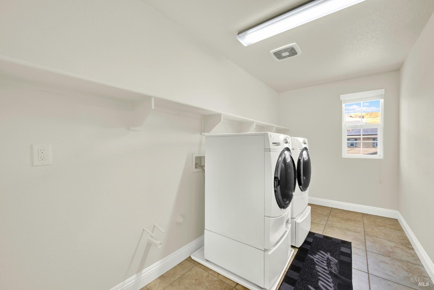 Detail Gallery Image 65 of 82 For 2437 Sanders Ln, Fairfield,  CA 94533 - 5 Beds | 4 Baths