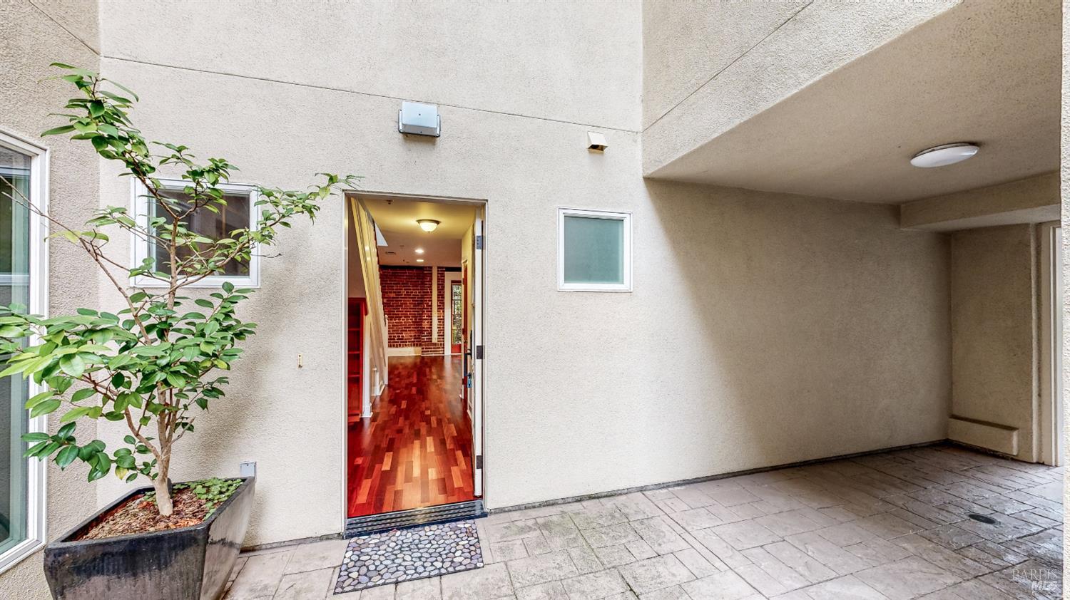 Detail Gallery Image 6 of 52 For 331 Keller St #11,  Petaluma,  CA 94952 - 2 Beds | 2/1 Baths