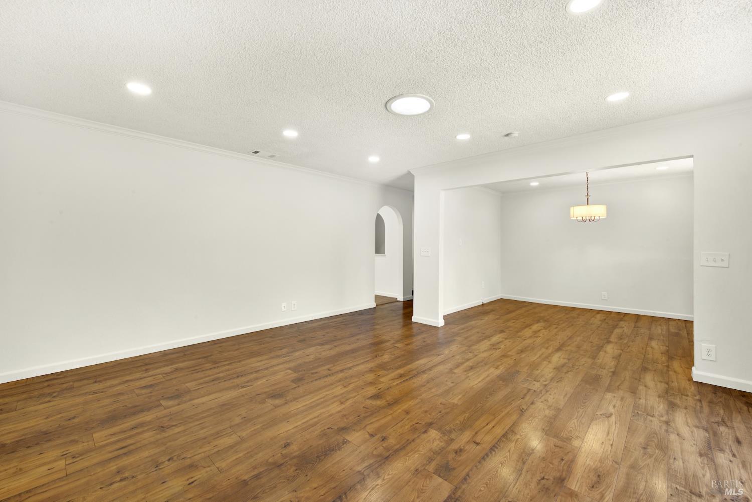 Detail Gallery Image 17 of 41 For 1121 Creekside Dr, Vacaville,  CA 95687 - 3 Beds | 2 Baths