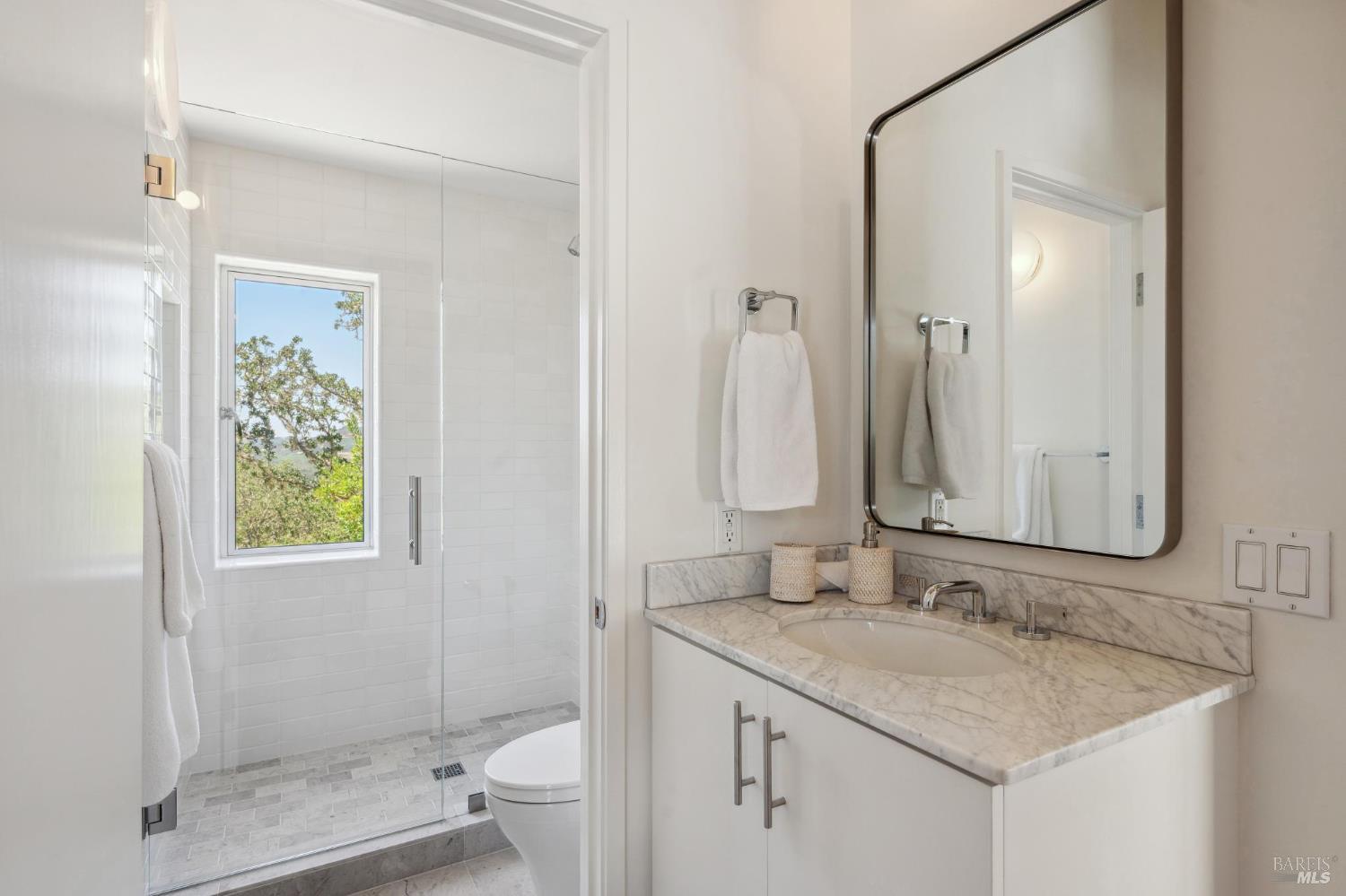 Detail Gallery Image 40 of 57 For 13422 Chalk Hill Rd, Healdsburg,  CA 95448 - 9 Beds | 5 Baths