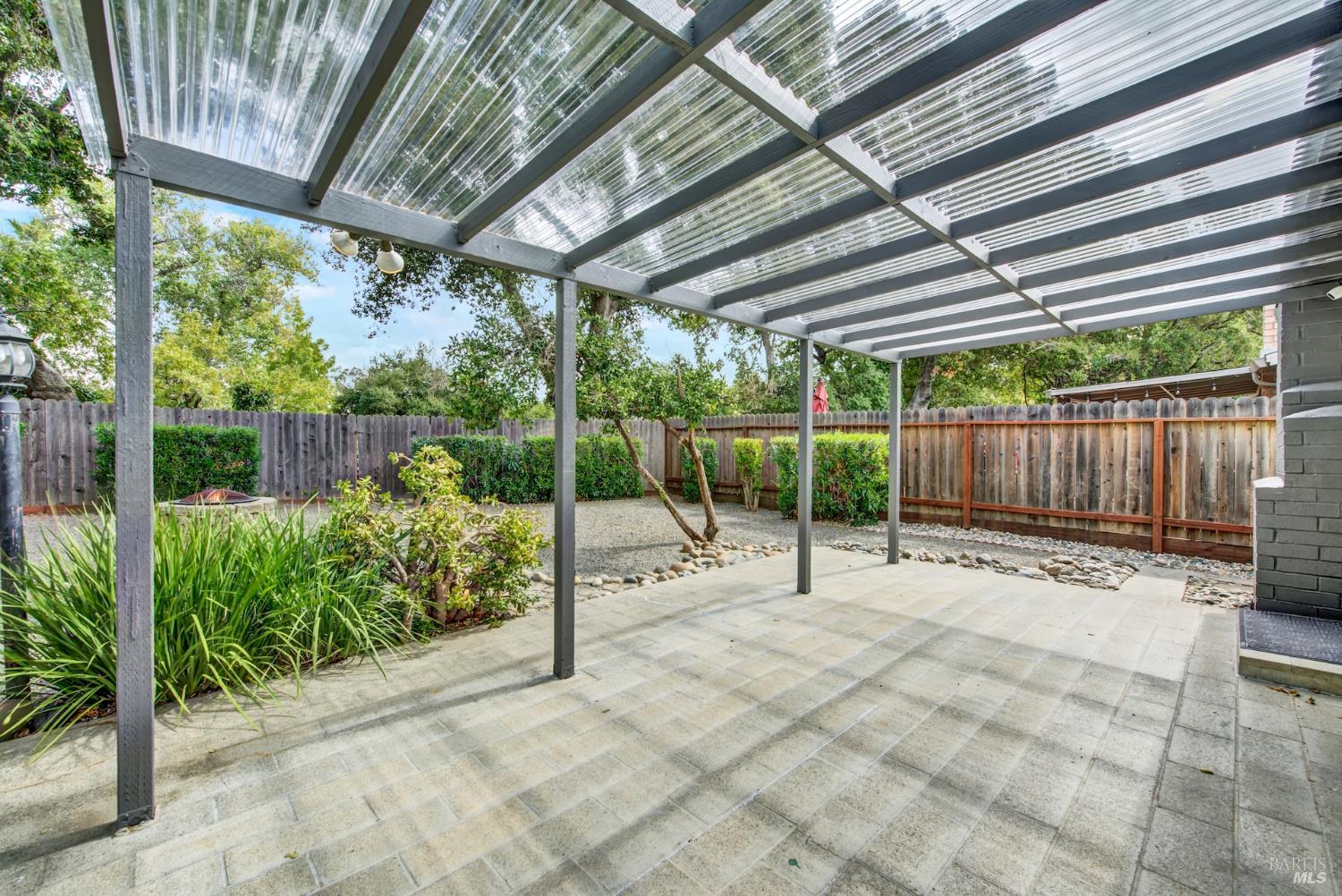 Detail Gallery Image 33 of 41 For 1121 Creekside Dr, Vacaville,  CA 95687 - 3 Beds | 2 Baths