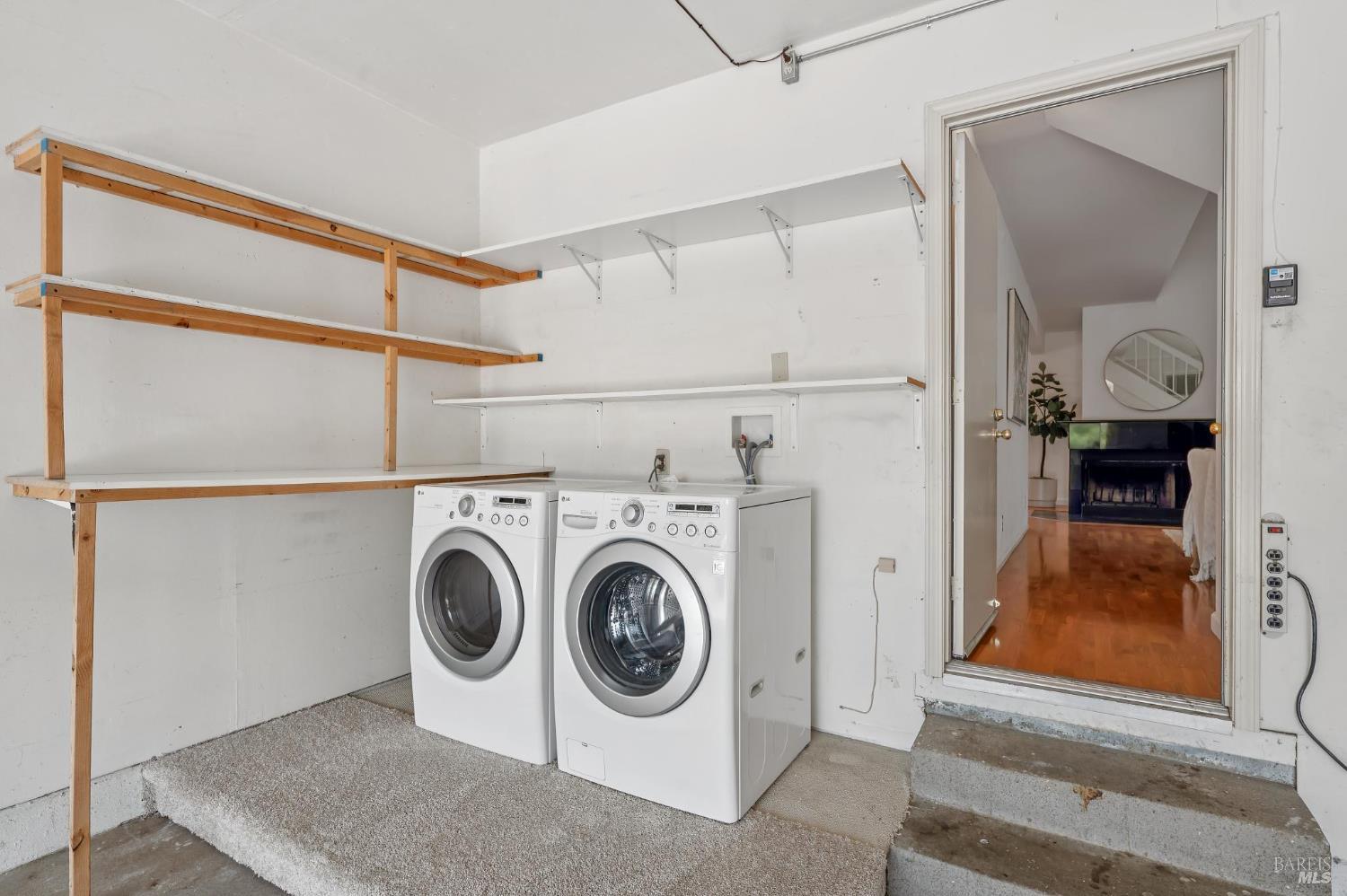 Detail Gallery Image 26 of 29 For 5 Briarwood Ct, Novato,  CA 94947 - 3 Beds | 2/1 Baths