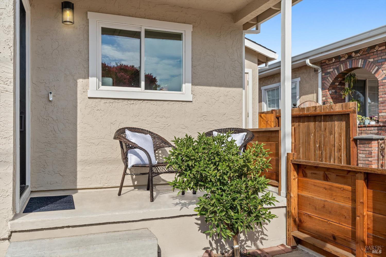 Detail Gallery Image 5 of 28 For 1210 Mastic St, San Jose,  CA 95110 - 2 Beds | 1 Baths