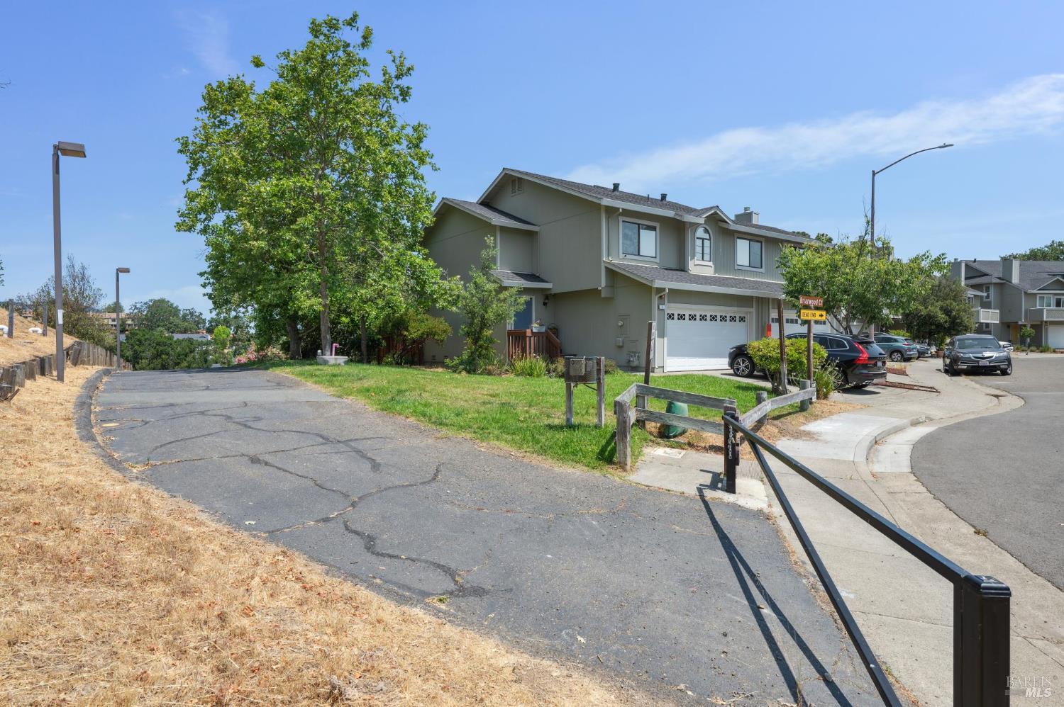 Detail Gallery Image 27 of 29 For 5 Briarwood Ct, Novato,  CA 94947 - 3 Beds | 2/1 Baths