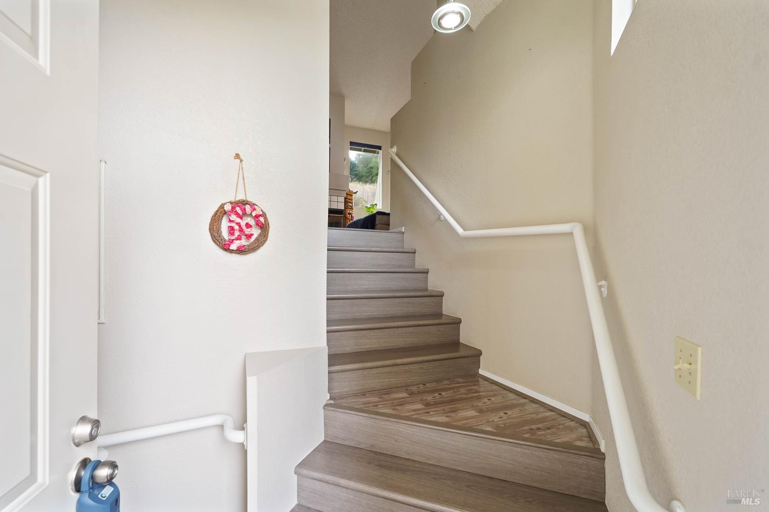 Detail Gallery Image 4 of 41 For 416 Lighthouse Ct, Hercules,  CA 94547 - 2 Beds | 2 Baths