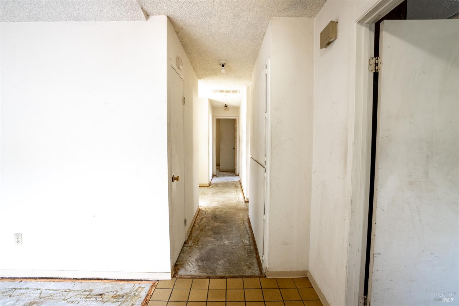 Detail Gallery Image 5 of 34 For 938 Sandy Cove Dr, Rodeo,  CA 94572 - 4 Beds | 2 Baths