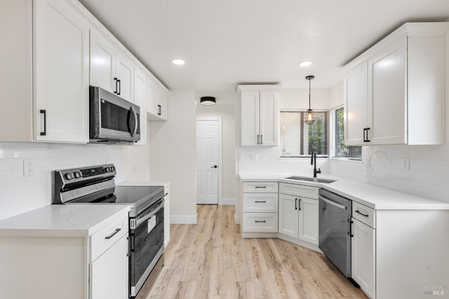 Detail Gallery Image 10 of 38 For 606 Saint Andrews Dr, Vacaville,  CA 95687 - 3 Beds | 1 Baths