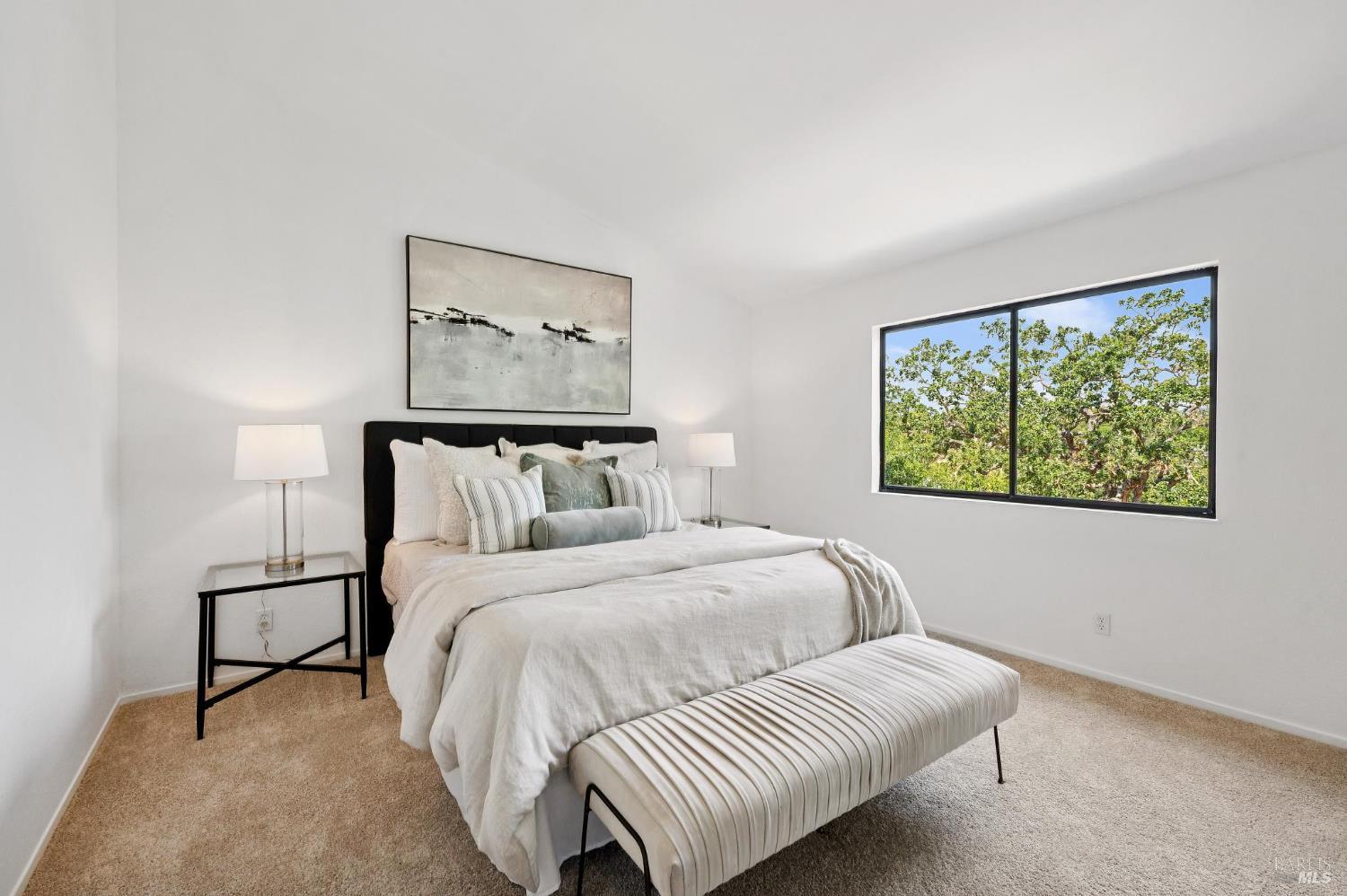 Detail Gallery Image 14 of 29 For 5 Briarwood Ct, Novato,  CA 94947 - 3 Beds | 2/1 Baths