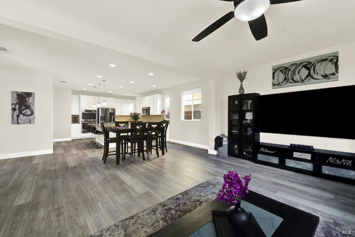 Detail Gallery Image 18 of 82 For 2437 Sanders Ln, Fairfield,  CA 94533 - 5 Beds | 4 Baths