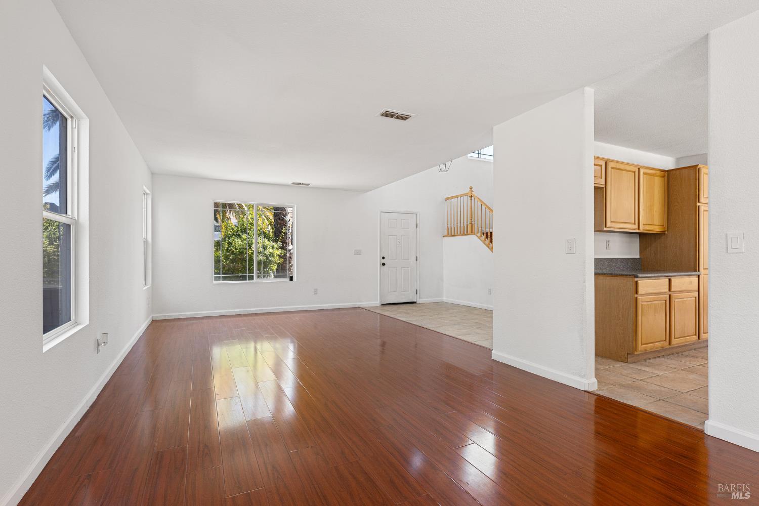 Detail Gallery Image 11 of 52 For 1012 Hickock Dr, Vacaville,  CA 95687 - 4 Beds | 3 Baths