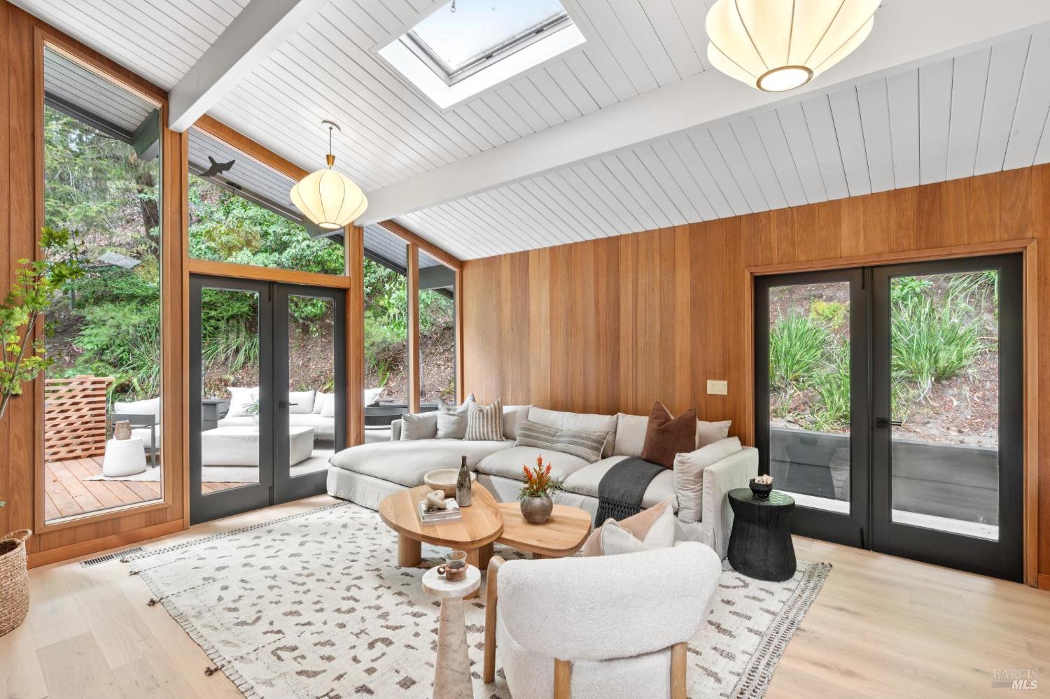 Detail Gallery Image 18 of 37 For 38 Glen Dr, Mill Valley,  CA 94941 - 4 Beds | 2 Baths