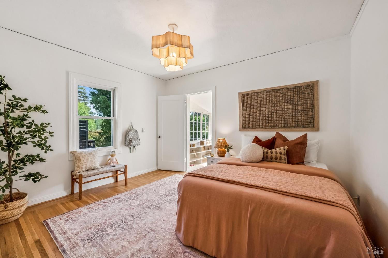Detail Gallery Image 12 of 68 For 37 Rutherford Ave, San Anselmo,  CA 94960 - 4 Beds | 2 Baths