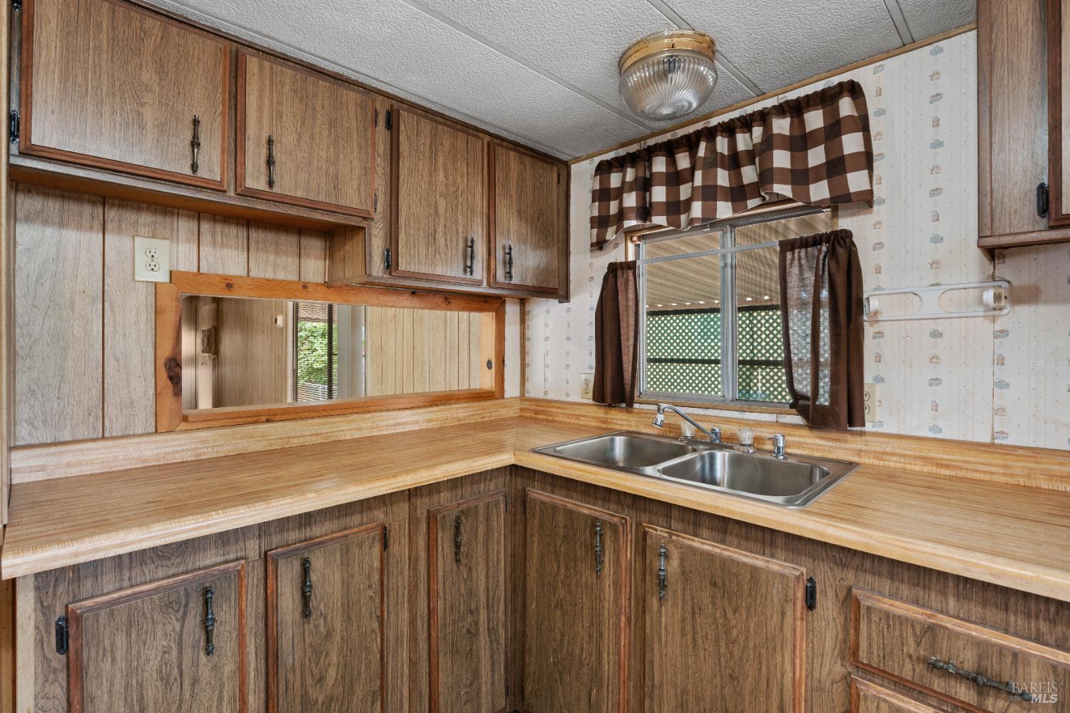 Detail Gallery Image 5 of 15 For 4801 N State St 48, Ukiah,  CA 95482 - 2 Beds | 1 Baths