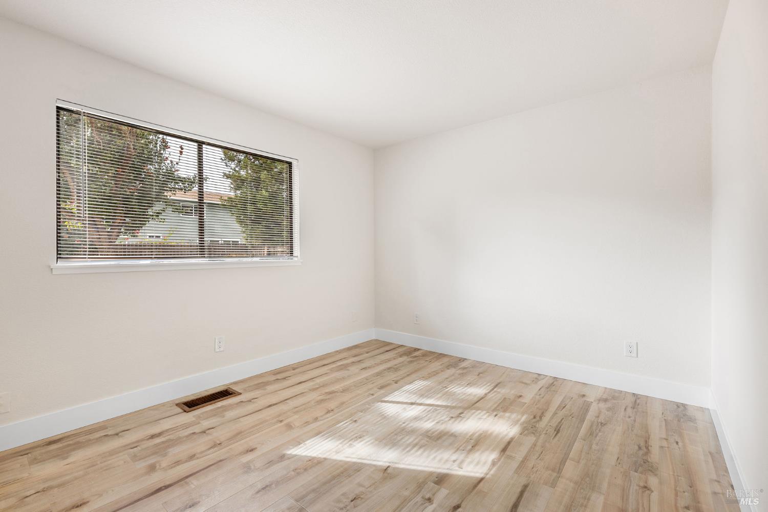 Detail Gallery Image 19 of 38 For 606 Saint Andrews Dr, Vacaville,  CA 95687 - 3 Beds | 1 Baths