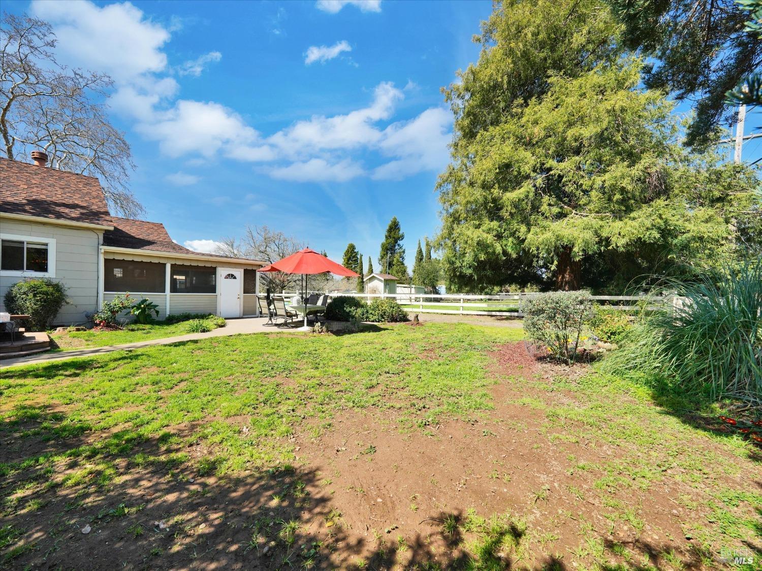 Detail Gallery Image 35 of 52 For 2060 Hagen Rd, Napa,  CA 94558 - 3 Beds | 2 Baths