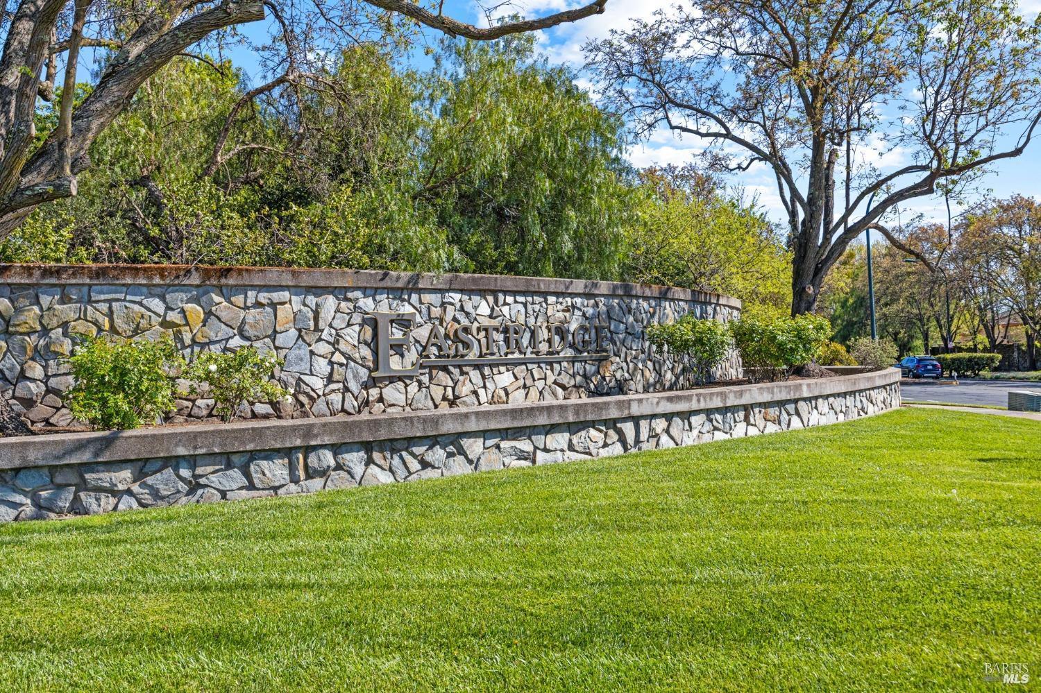 Detail Gallery Image 2 of 19 For 746 Bridle Ridge Ct, Fairfield,  CA 94534 - – Beds | – Baths