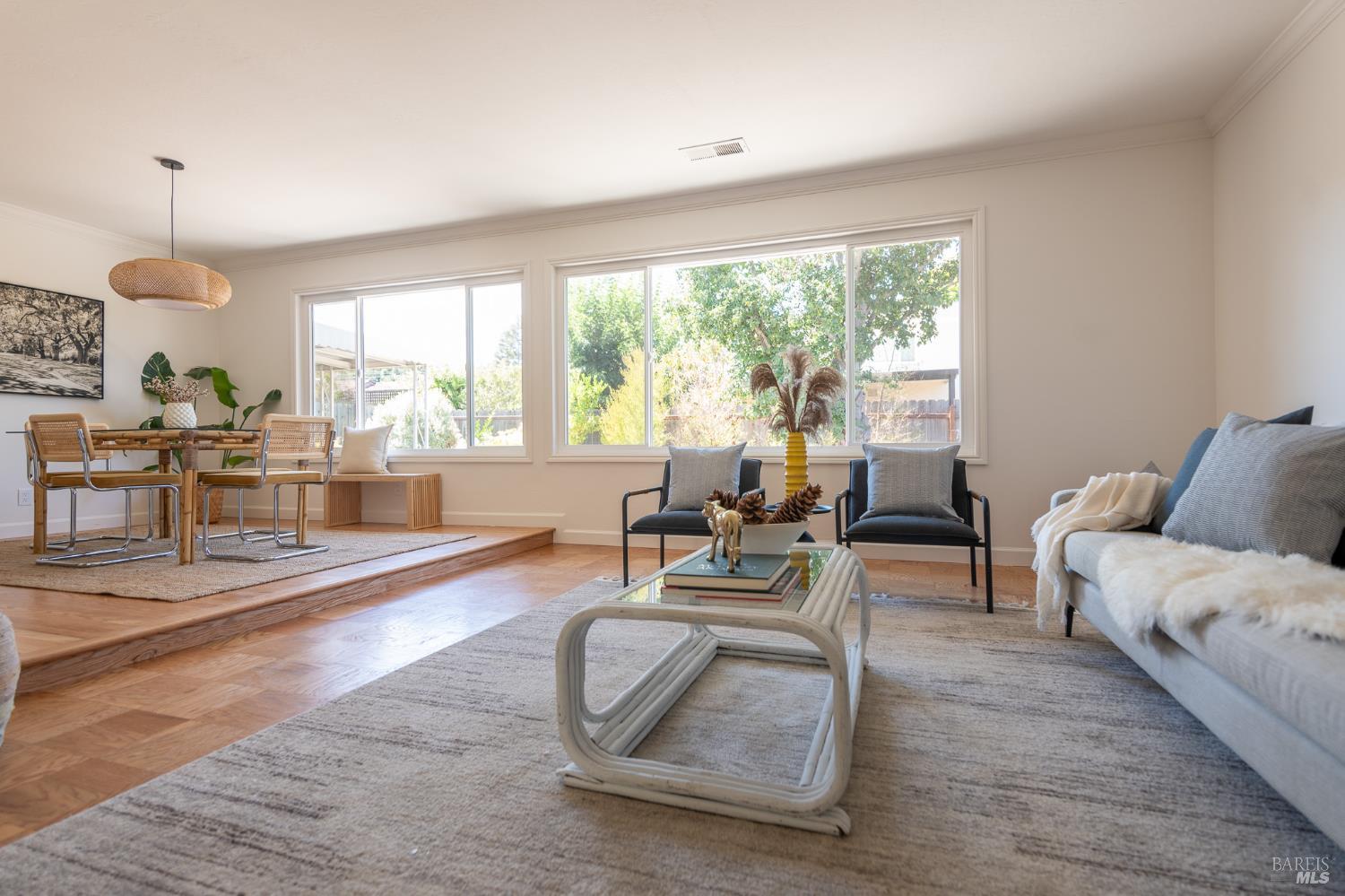 Detail Gallery Image 11 of 38 For 181 Lucas Park Dr, San Rafael,  CA 94903 - 3 Beds | 2 Baths