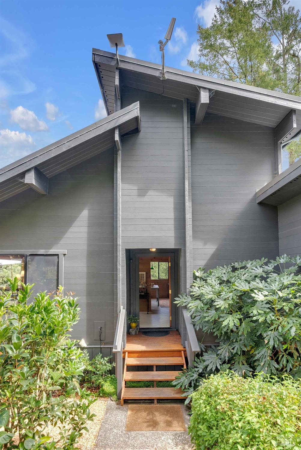 Detail Gallery Image 2 of 50 For 3020 Burnside Rd, Sebastopol,  CA 95472 - 2 Beds | 1 Baths