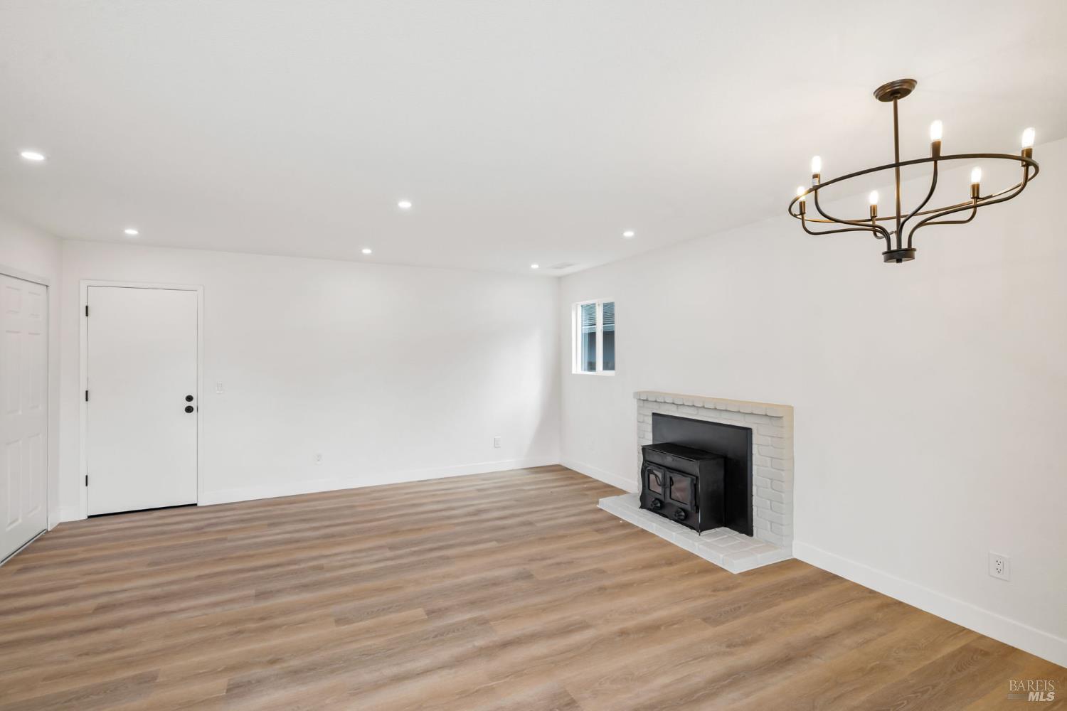 Detail Gallery Image 15 of 55 For 7402 Circle Dr, Rohnert Park,  CA 94928 - 3 Beds | 2 Baths