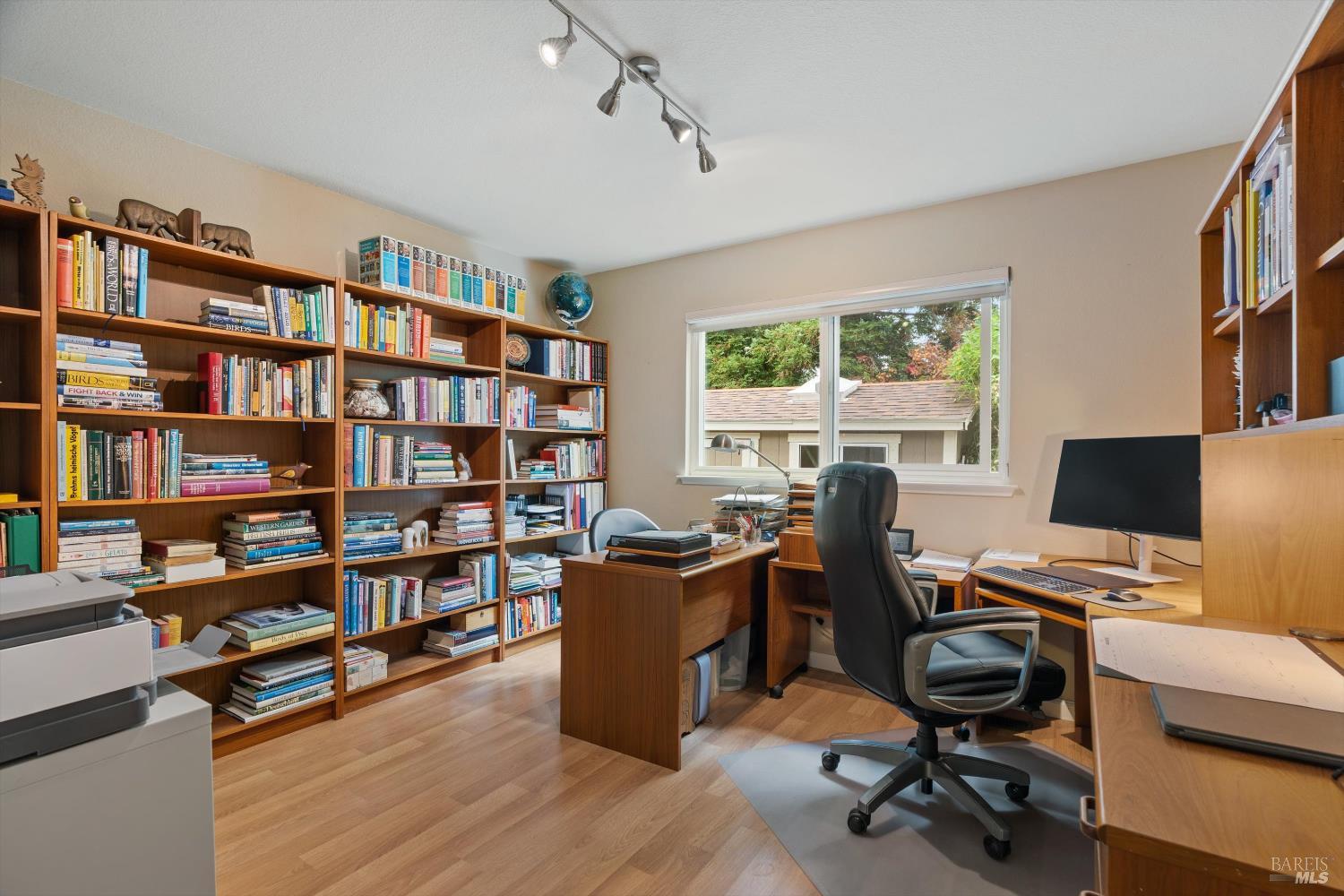 Detail Gallery Image 17 of 30 For 426 Secretariat Ct, Santa Rosa,  CA 95401 - 4 Beds | 2/1 Baths
