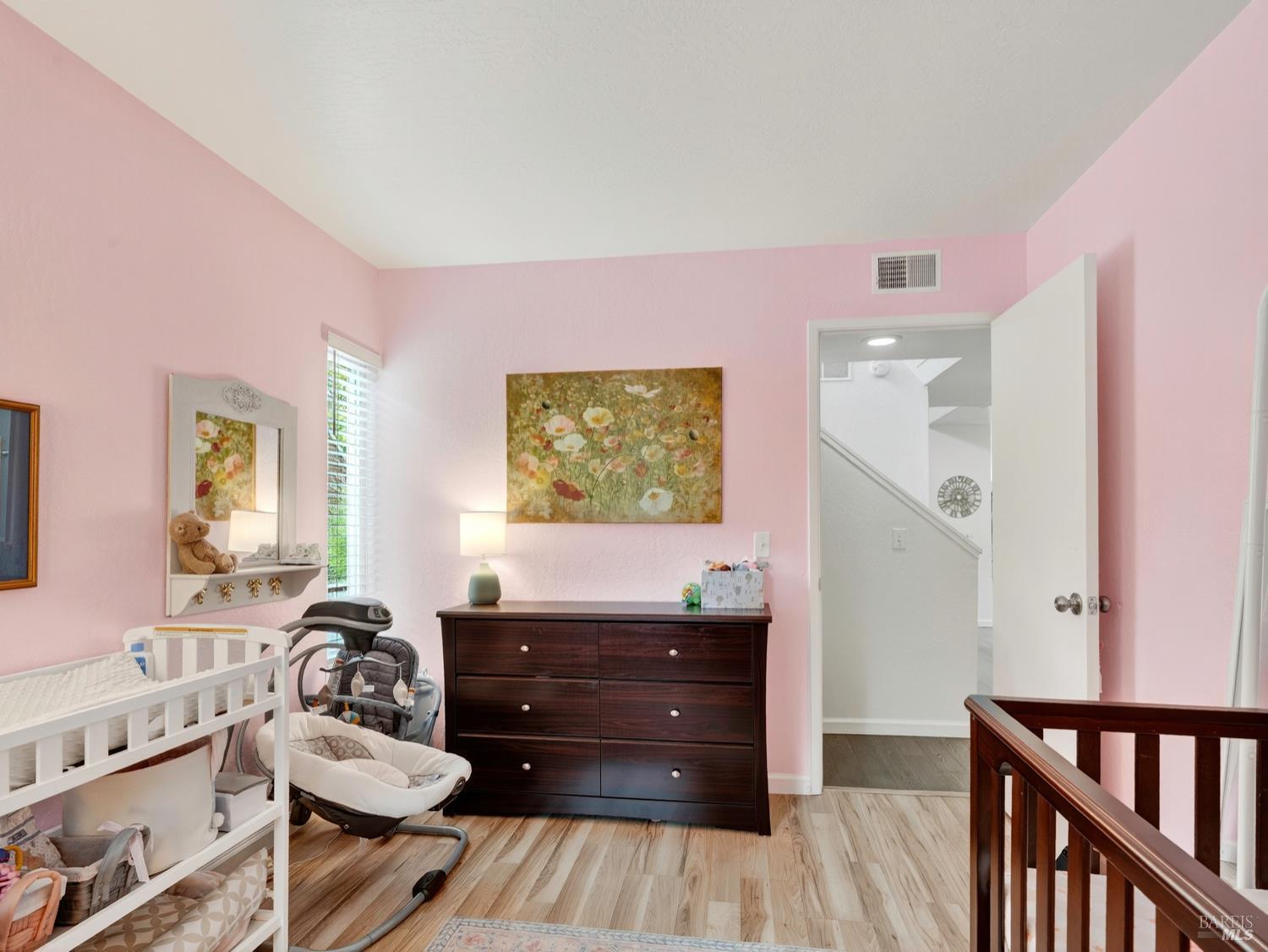 Detail Gallery Image 14 of 33 For 2506 Lakeview Dr, Santa Rosa,  CA 95405 - 3 Beds | 2 Baths