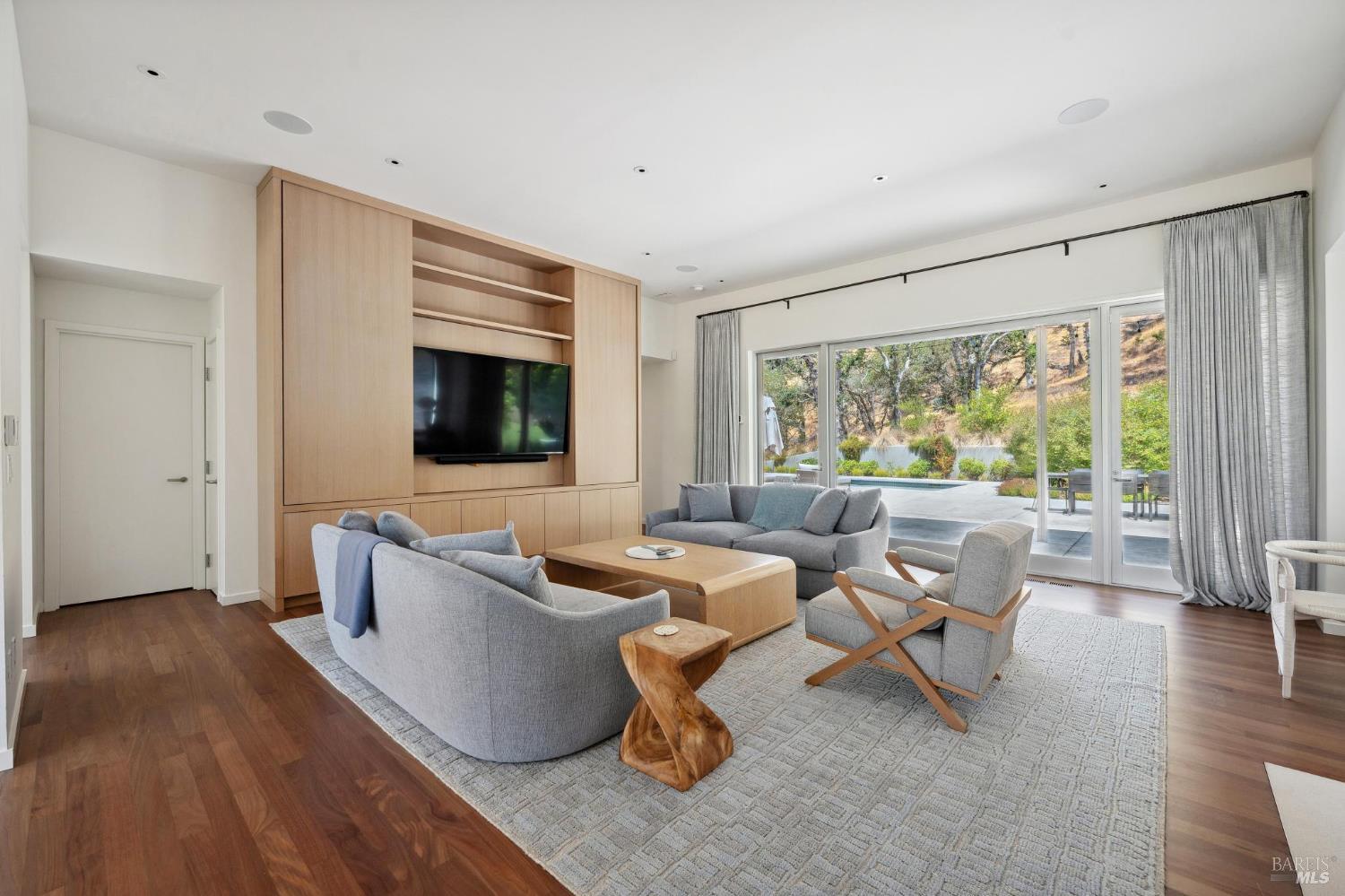 Detail Gallery Image 35 of 57 For 13422 Chalk Hill Rd, Healdsburg,  CA 95448 - 9 Beds | 5 Baths