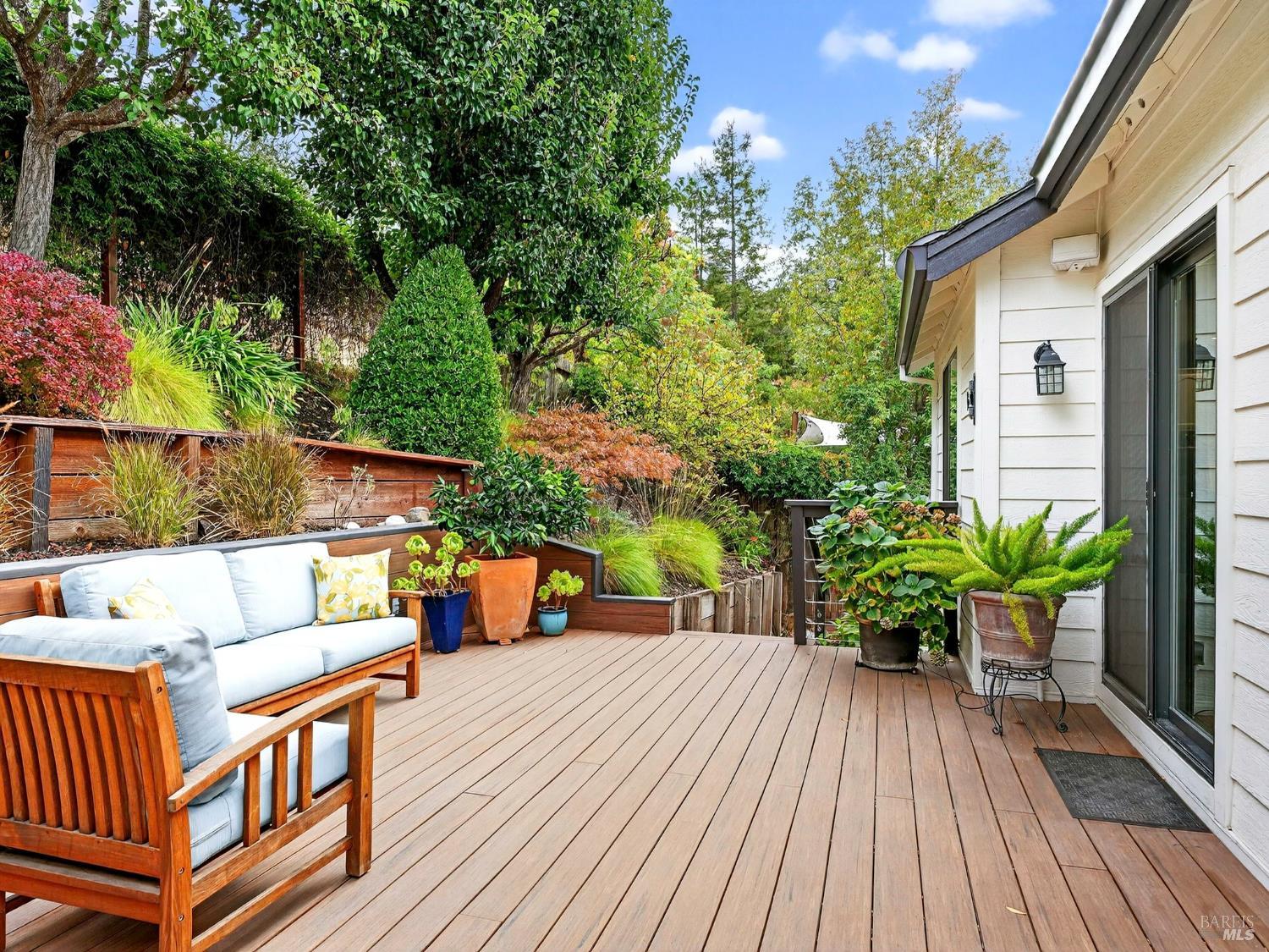 Detail Gallery Image 3 of 38 For 143 Village Oaks Ct, Healdsburg,  CA 95448 - 3 Beds | 2 Baths