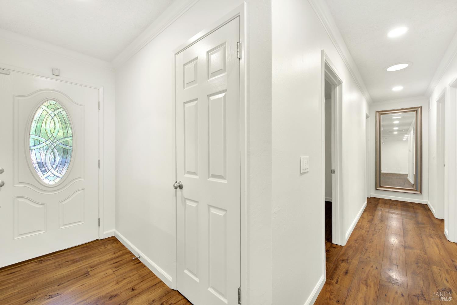 Detail Gallery Image 5 of 41 For 1121 Creekside Dr, Vacaville,  CA 95687 - 3 Beds | 2 Baths
