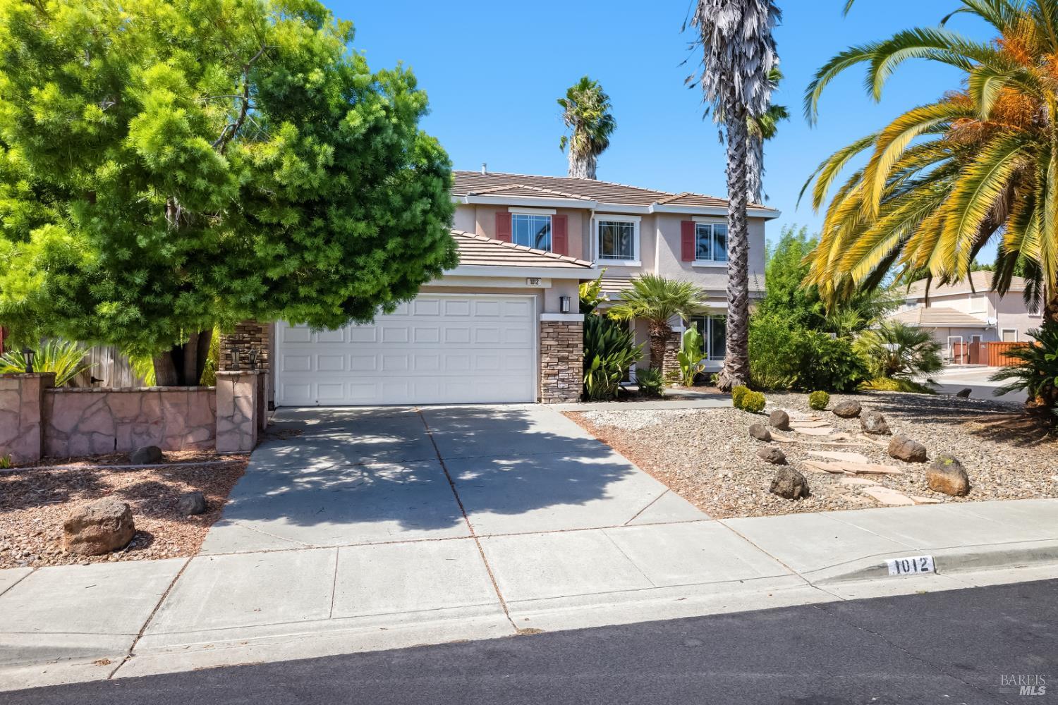 Detail Gallery Image 2 of 52 For 1012 Hickock Dr, Vacaville,  CA 95687 - 4 Beds | 3 Baths