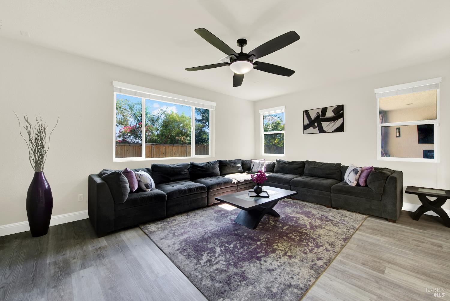 Detail Gallery Image 16 of 82 For 2437 Sanders Ln, Fairfield,  CA 94533 - 5 Beds | 4 Baths