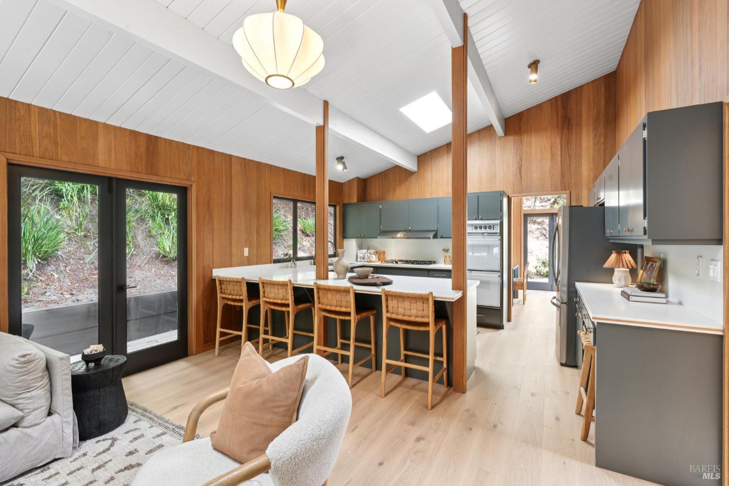 Detail Gallery Image 16 of 37 For 38 Glen Dr, Mill Valley,  CA 94941 - 4 Beds | 2 Baths