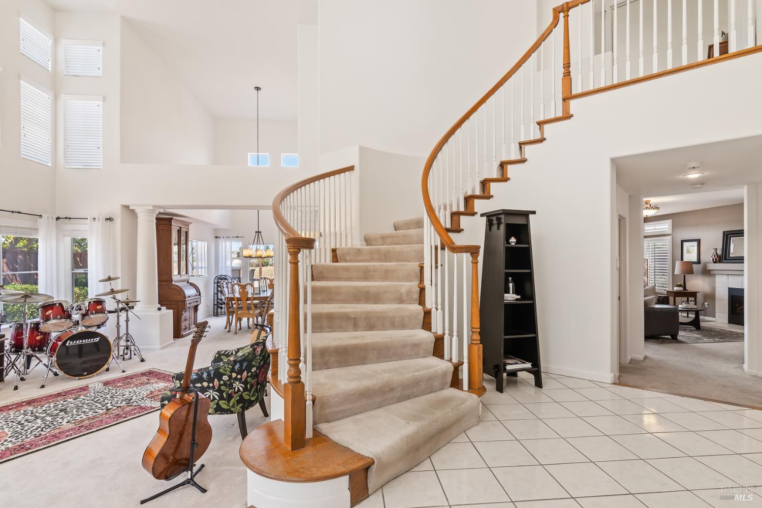 Detail Gallery Image 5 of 65 For 483 Panorama Dr, Benicia,  CA 94510 - 5 Beds | 3 Baths