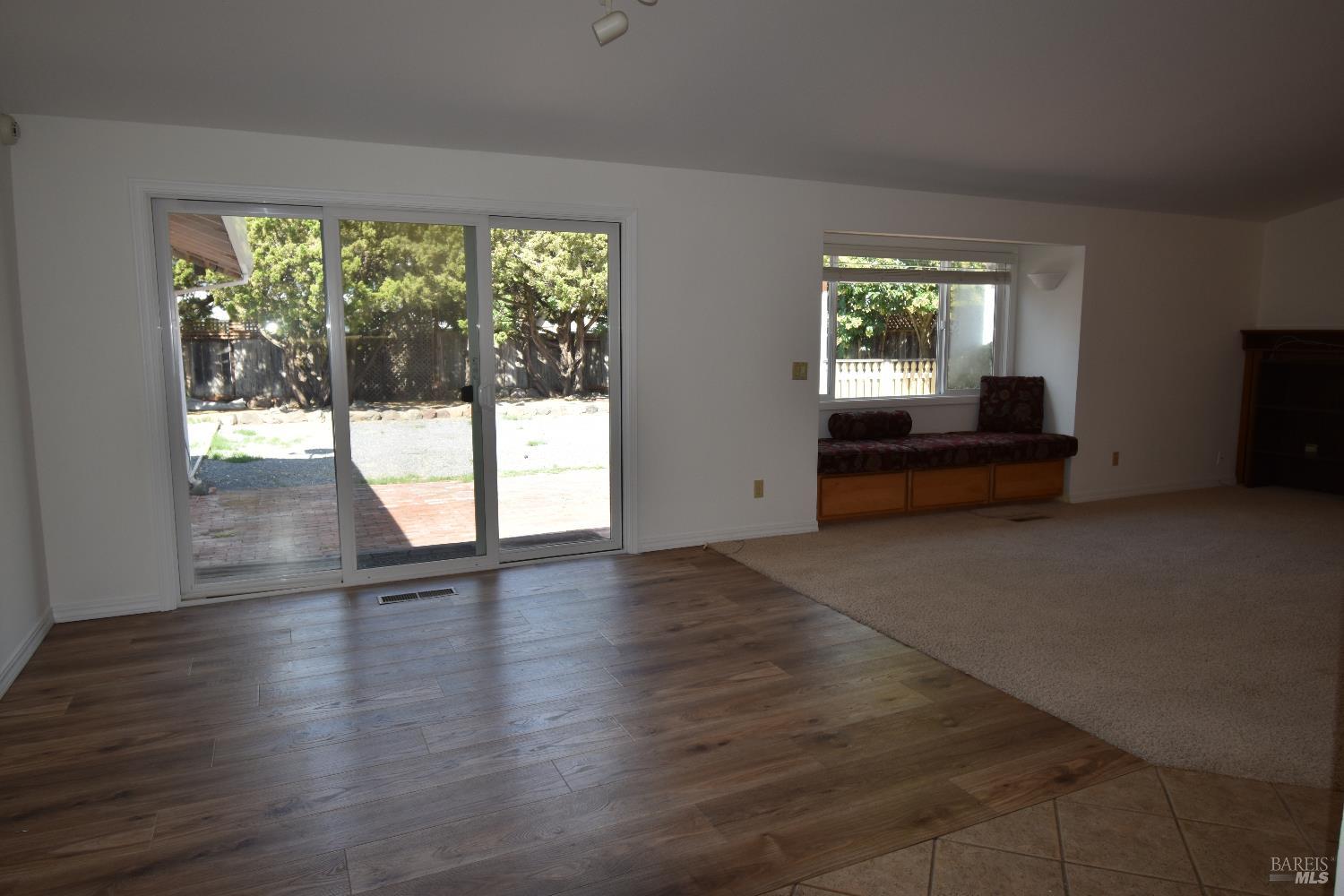 Detail Gallery Image 15 of 30 For 6061 Della Ct, Rohnert Park,  CA 94928 - 3 Beds | 2 Baths