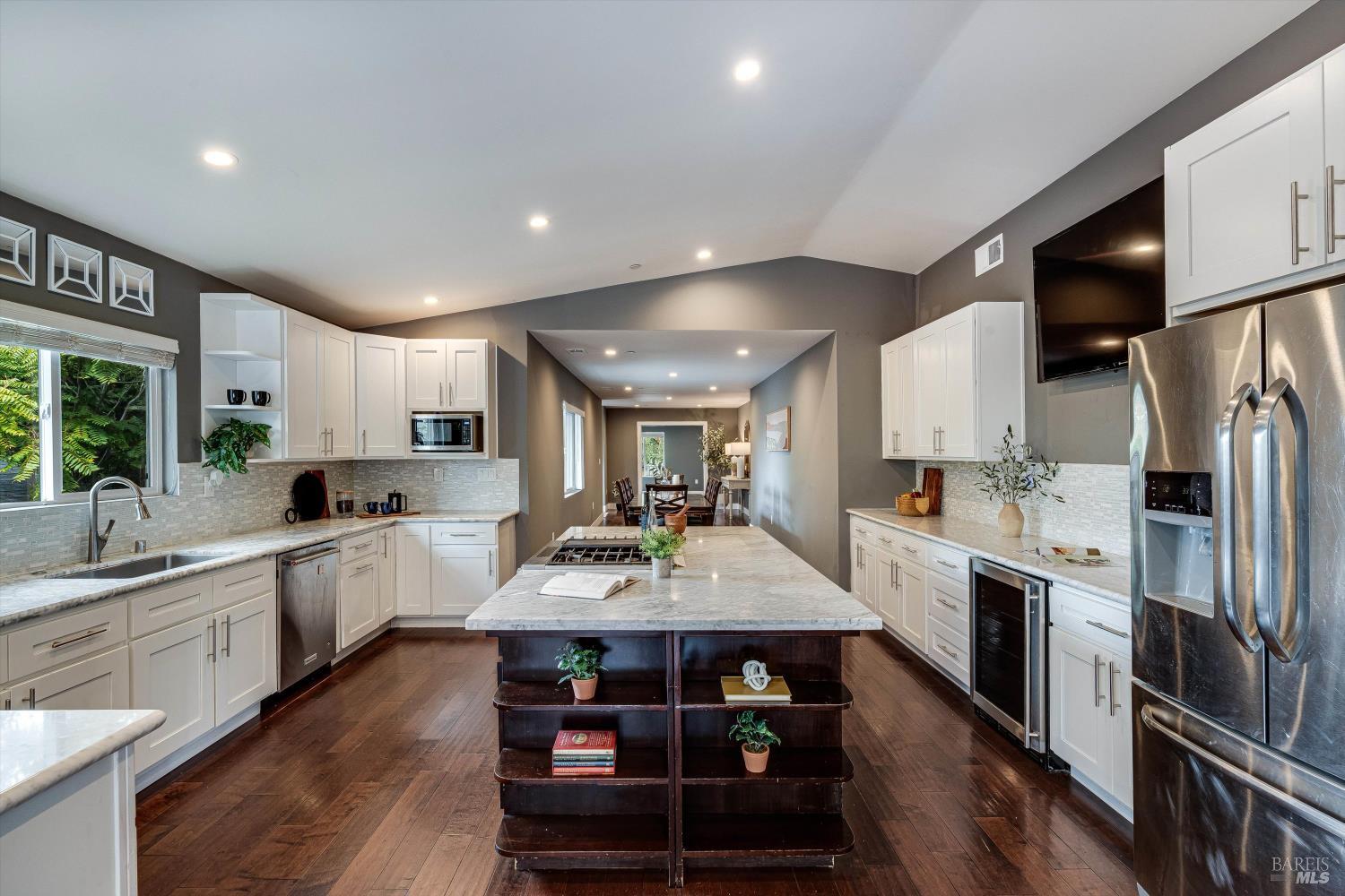 Detail Gallery Image 17 of 56 For 15 Julian Ave, Napa,  CA 94559 - 4 Beds | 2 Baths