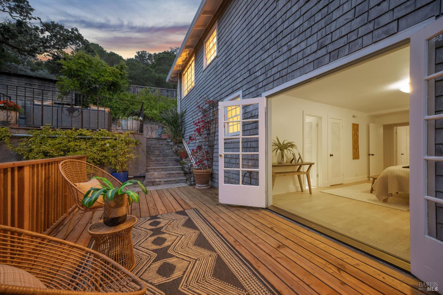 Detail Gallery Image 70 of 78 For 125 Oak Ave, San Anselmo,  CA 94960 - 5 Beds | 2/1 Baths
