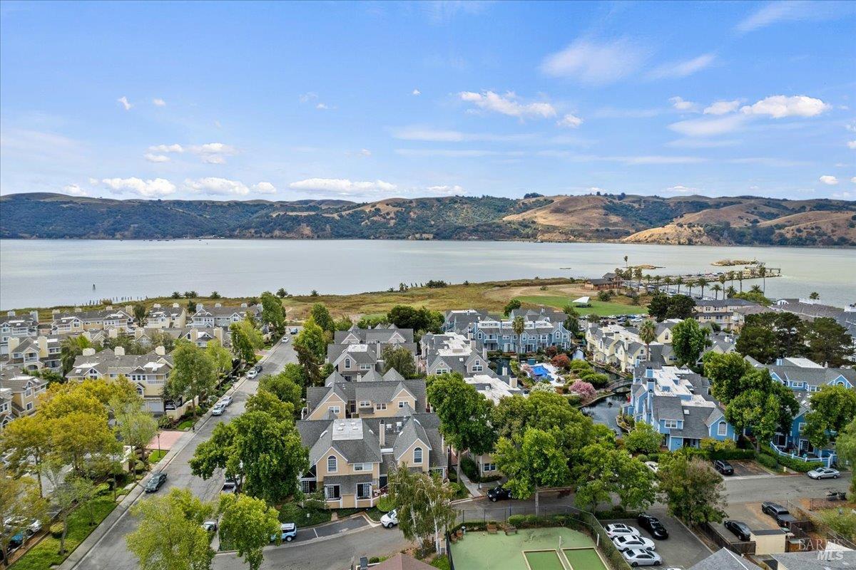 Detail Gallery Image 29 of 30 For 397 E 2nd St, Benicia,  CA 94510 - 3 Beds | 2/1 Baths