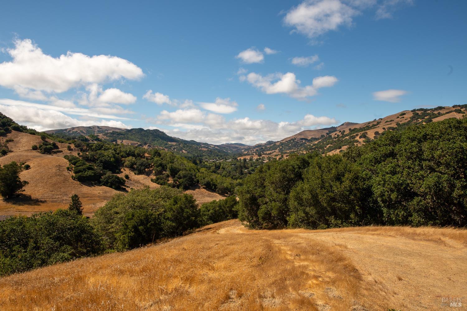 Detail Gallery Image 35 of 38 For 181 Lucas Park Dr, San Rafael,  CA 94903 - 3 Beds | 2 Baths