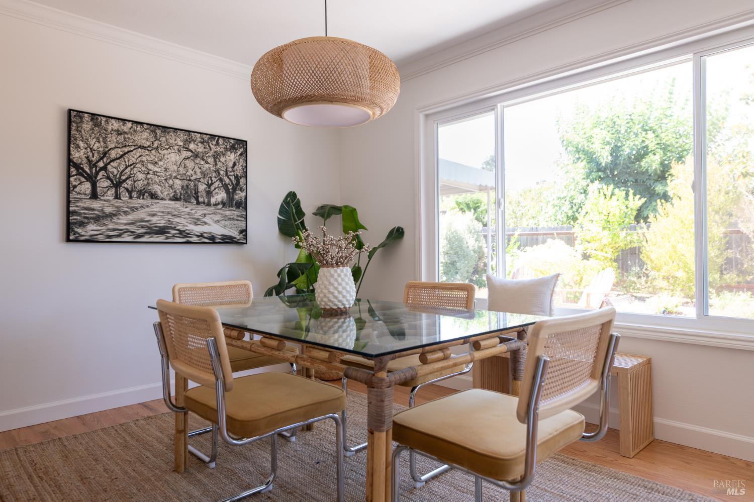 Detail Gallery Image 12 of 38 For 181 Lucas Park Dr, San Rafael,  CA 94903 - 3 Beds | 2 Baths