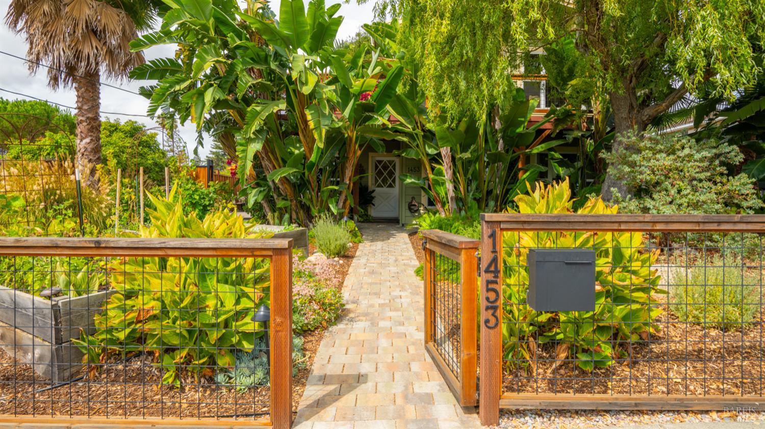 Detail Gallery Image 1 of 61 For 1453 E 4th St, Benicia,  CA 94510 - 4 Beds | 3 Baths