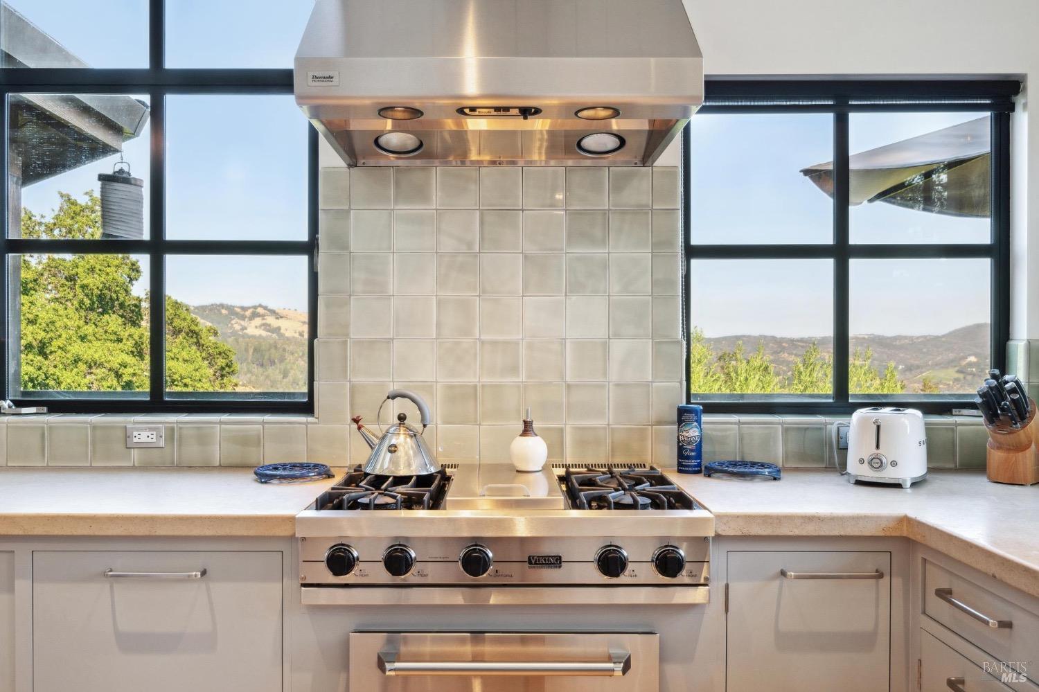 Detail Gallery Image 32 of 78 For 1090 Bart Rd, Sonoma,  CA 95476 - 3 Beds | 2/1 Baths