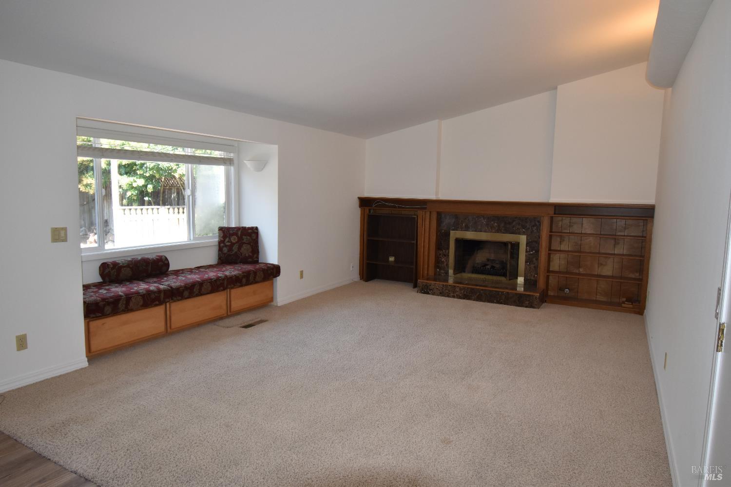 Detail Gallery Image 11 of 30 For 6061 Della Ct, Rohnert Park,  CA 94928 - 3 Beds | 2 Baths