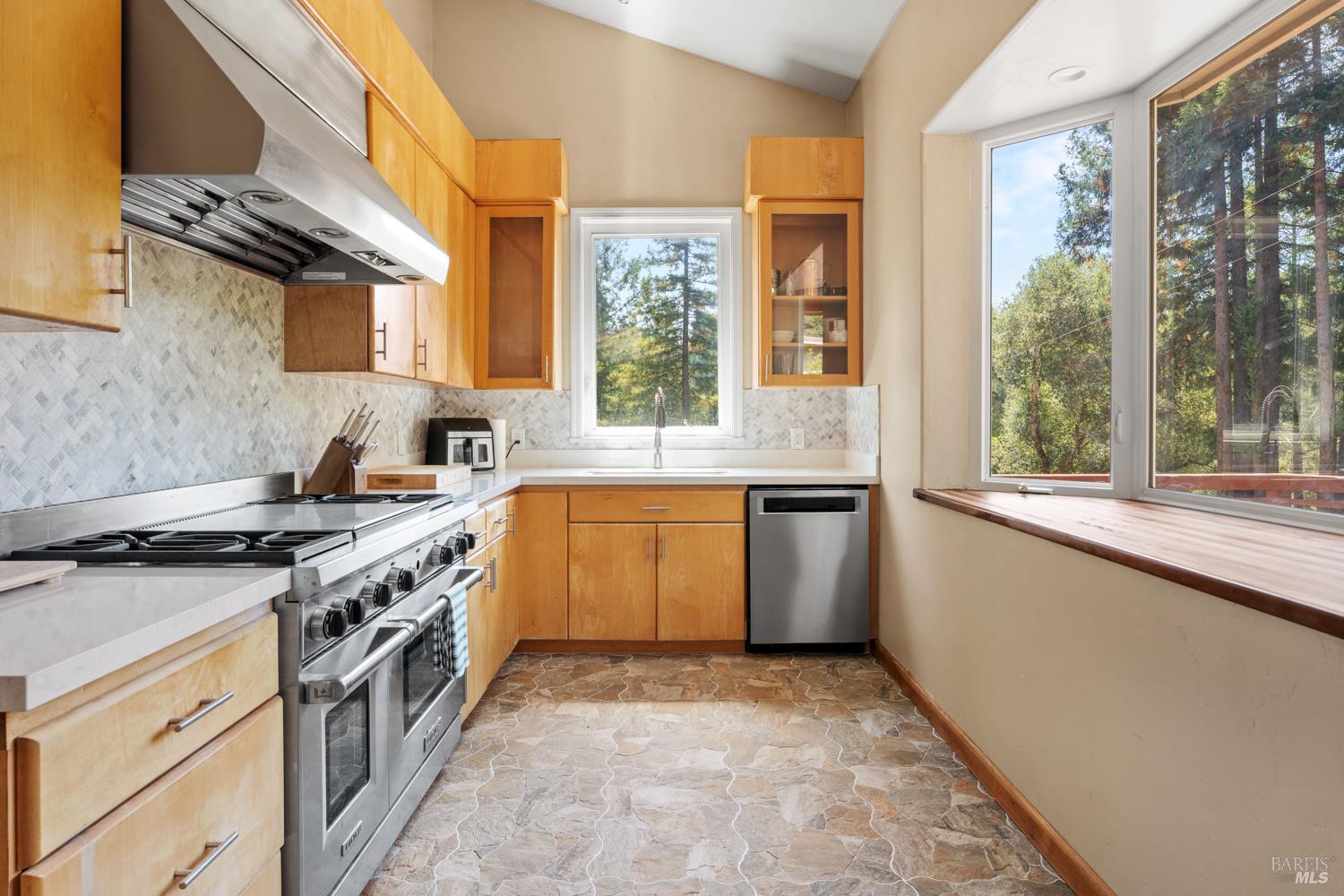 Detail Gallery Image 11 of 37 For 4901 Little Mill Creek Rd, Philo,  CA 95466 - 4 Beds | 2 Baths