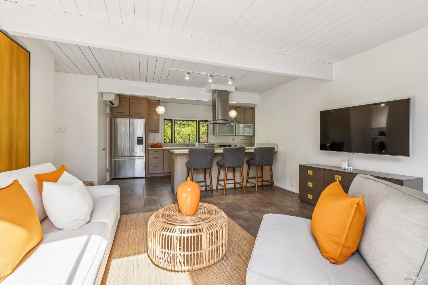 Detail Gallery Image 27 of 61 For 100 Mount Lyell Dr, San Rafael,  CA 94903 - 5 Beds | 2 Baths