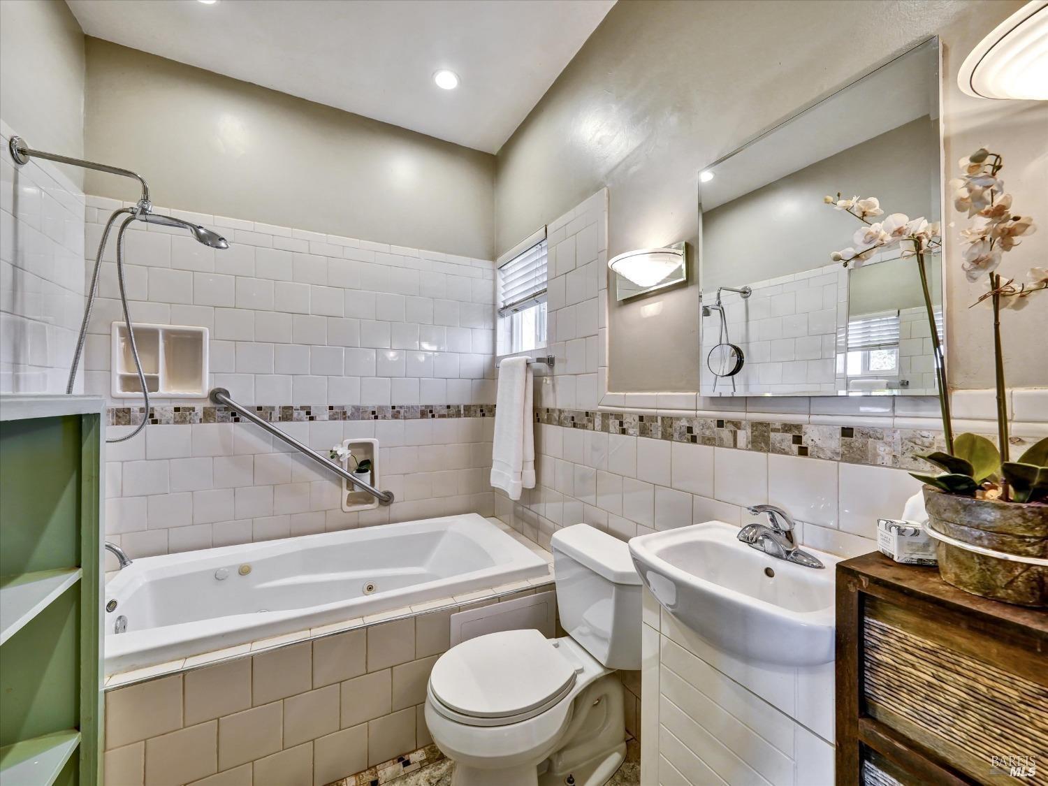 Detail Gallery Image 26 of 52 For 2060 Hagen Rd, Napa,  CA 94558 - 3 Beds | 2 Baths