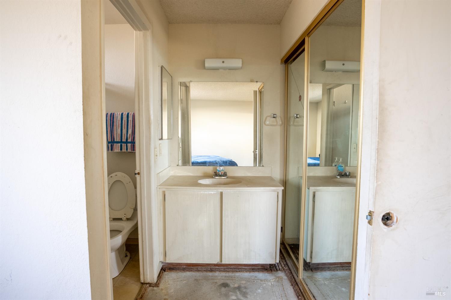 Detail Gallery Image 13 of 34 For 938 Sandy Cove Dr, Rodeo,  CA 94572 - 4 Beds | 2 Baths